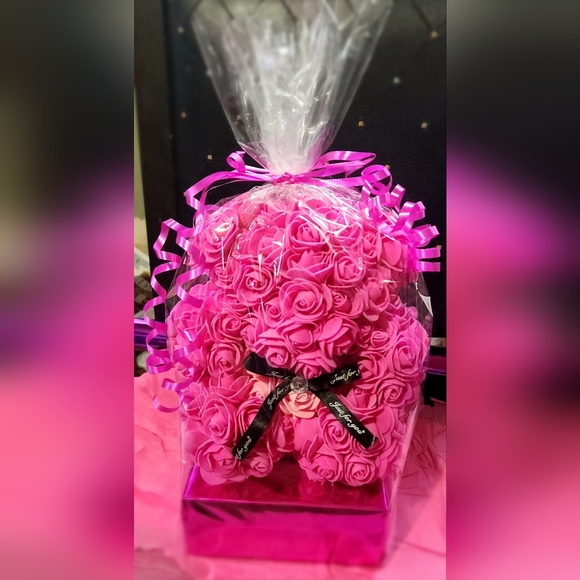 Valentines Day bears and rose bears - Picture 1 of 6